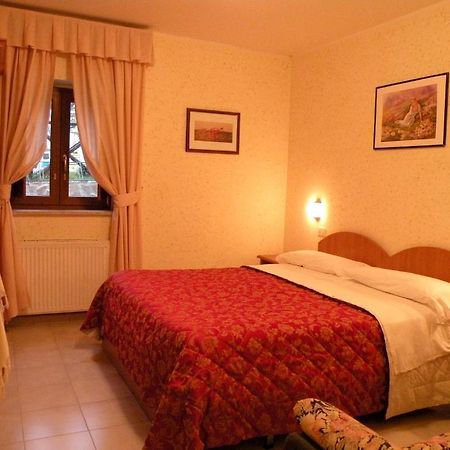 Albergo Ristorante Il Pescatore Villetta Barrea Δωμάτιο φωτογραφία