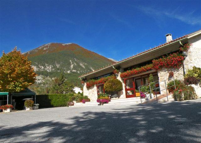 Albergo Ristorante Il Pescatore Villetta Barrea Εξωτερικό φωτογραφία