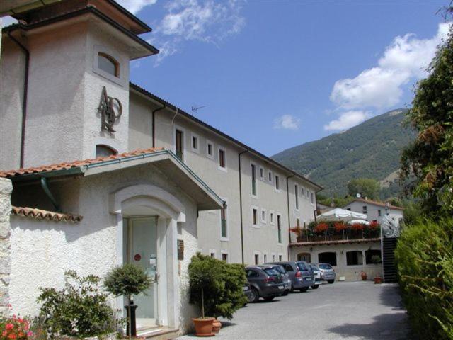 Albergo Ristorante Il Pescatore Villetta Barrea Εξωτερικό φωτογραφία